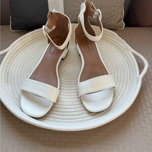 Comfortview White Sandals
